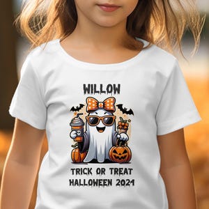 Maglietta personalizzata di Halloween per ragazze, maglietta fantasma carina, dolcetto o scherzetto Halloween 2024, maglietta di Halloween con nome personalizzato