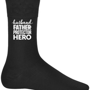 Cadeaux fête des pères Chaussettes fantaisie pour hommes Chaussures pour hommes Cadeaux d'anniversaire pour papa mari Father Protector Hero