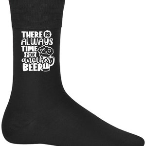 Cadeaux fête des pères Chaussettes fantaisie pour hommes Chaussures pour hommes Cadeaux d'anniversaire pour papa Il est toujours temps pour une autre bière