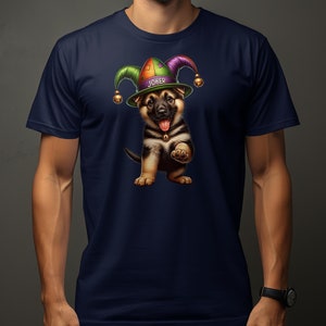 Jester Hat Duitse herder Puppy T-shirt, hondenliefhebber cadeau, kleurrijke clown hond tee, unieke huisdier humor kleding, schattige puppy grafisch T-shirt