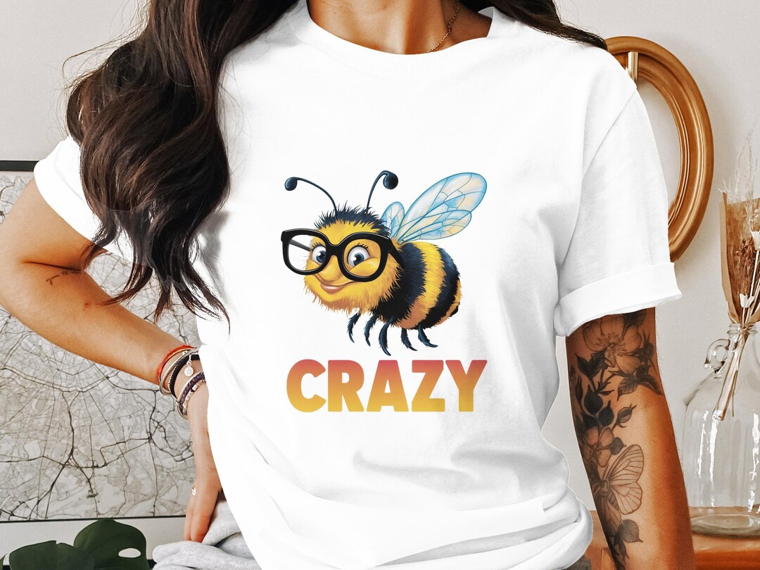 トップス BEEDEN / LOGO CRACK JUST FIT TEE Funny Bee T-shirt for Women, Crazy Bee Graphic Tee, Ladies