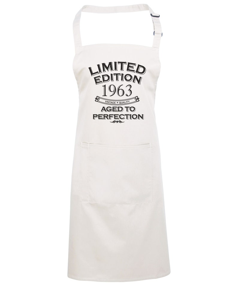 Baking Apron 61st Birthday Apron Funny Gifts For Dad Cooking 61 Years 1963 Aged To Perfection Polyester & Cotton ホワイト