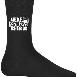 Cadeaux fête des pères Chaussettes fantaisie pour hommes Chaussures pour hommes Cadeaux d'anniversaire pour papa Ici pour la bière