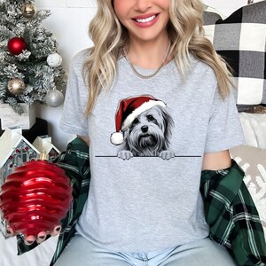 Kerst T-shirt Lowchen Hond Kerst T-shirt Kerstmuts Ontwerp Kerst T-shirt Vakantieseizoen Shirt voor mannen vrouwen en kinderen