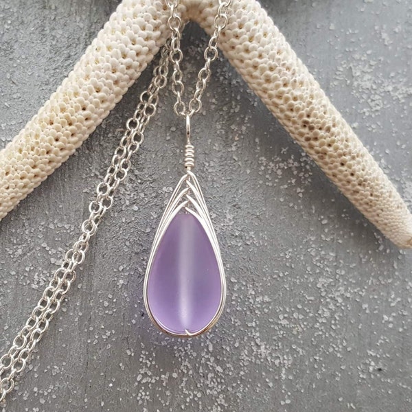 Bijoux hawaïens collier en verre de mer, tressé « changement de couleur magique » collier violet collier en forme de larme, bijoux de plage (pierre de naissance de février)