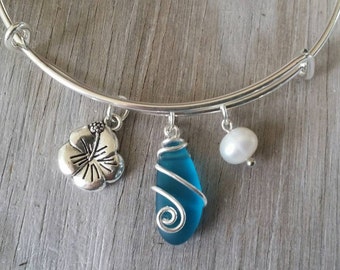Bracciale in vetro di mare con gioielli hawaiani, braccialetto verde acqua con perle di ibisco, braccialetto da spiaggia con gioielli in vetro di mare per donne, braccialetto da spiaggia per ragazze da spiaggia