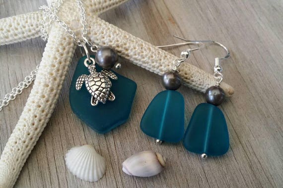 Hawaiian Jewelry Sea Glass Necklace, Teal Handmade Necklace Pearl Starfish Necklace Beach Jewelry for Girls Sea Glass Jewelry for Women