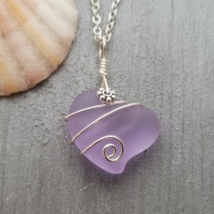 Handgemaakt in Hawaï, "magische kleurverandering" draadgewikkelde paarse hart zeeglas ketting, Moederdagcadeau, Hawaii cadeau verpakt.