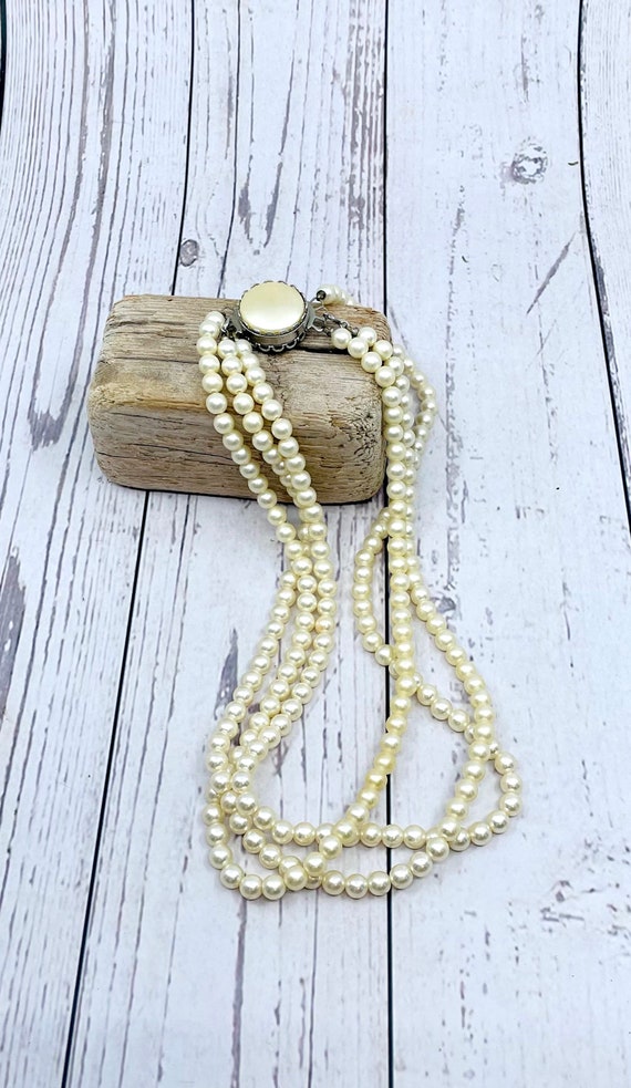 Sarah Coventry Canada Triple String Faux Pearls V… - image 3