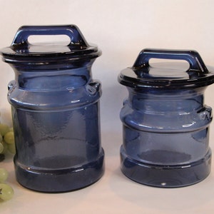 1980&#39;s Vintage  LE SMITH  Blue  Glass CANISTERS  Pair  each with orig Lid 8&quot; & 6&quot; x 5.75&quot;  Very Good Condition