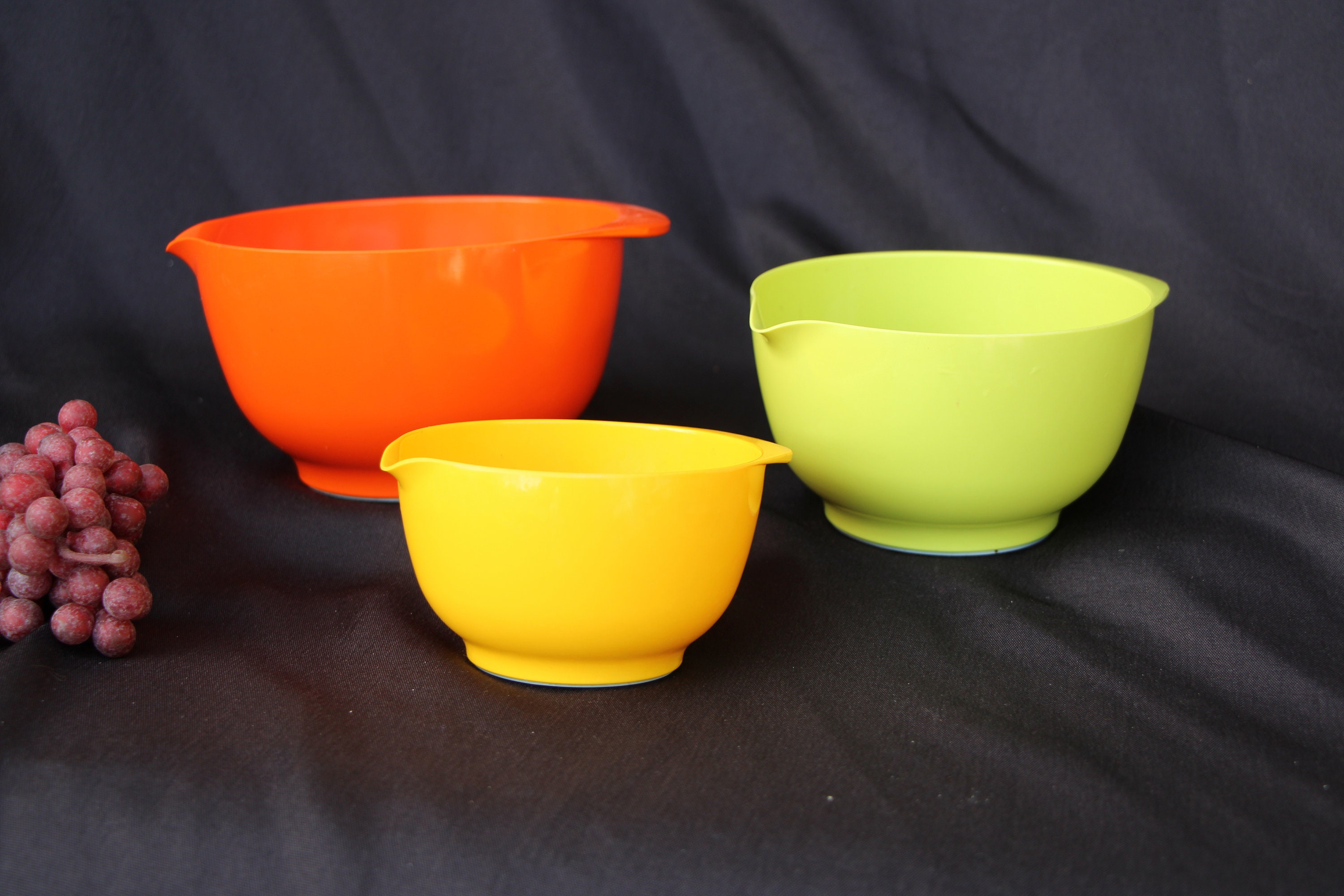 Vintage - ROSTI / MEPAL - Set of Three ( 3 ) Small Nesting Mixing Bowls - Orange Green Yellow - Very Good Condition