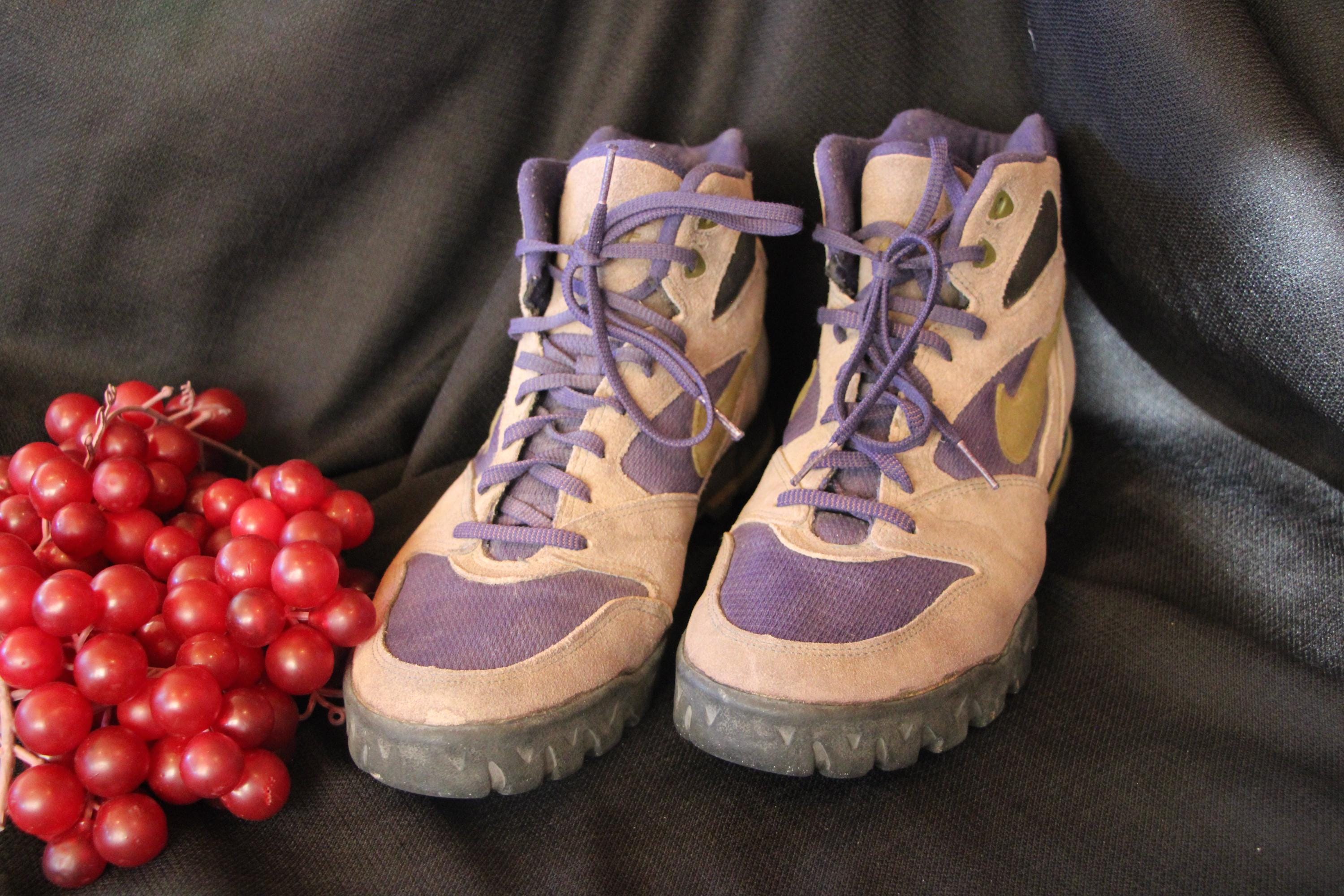 NIKE ACG ダウンベスト　USED 90s Vintage Nike ACG Goose Down Puffer Jacket Red No-Sew Size L