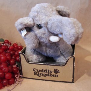 1986 Vintage - Dan-Dee CUDDLY KINGDOM - Elephant - 12 x 8 x 6" - Very Good Condition