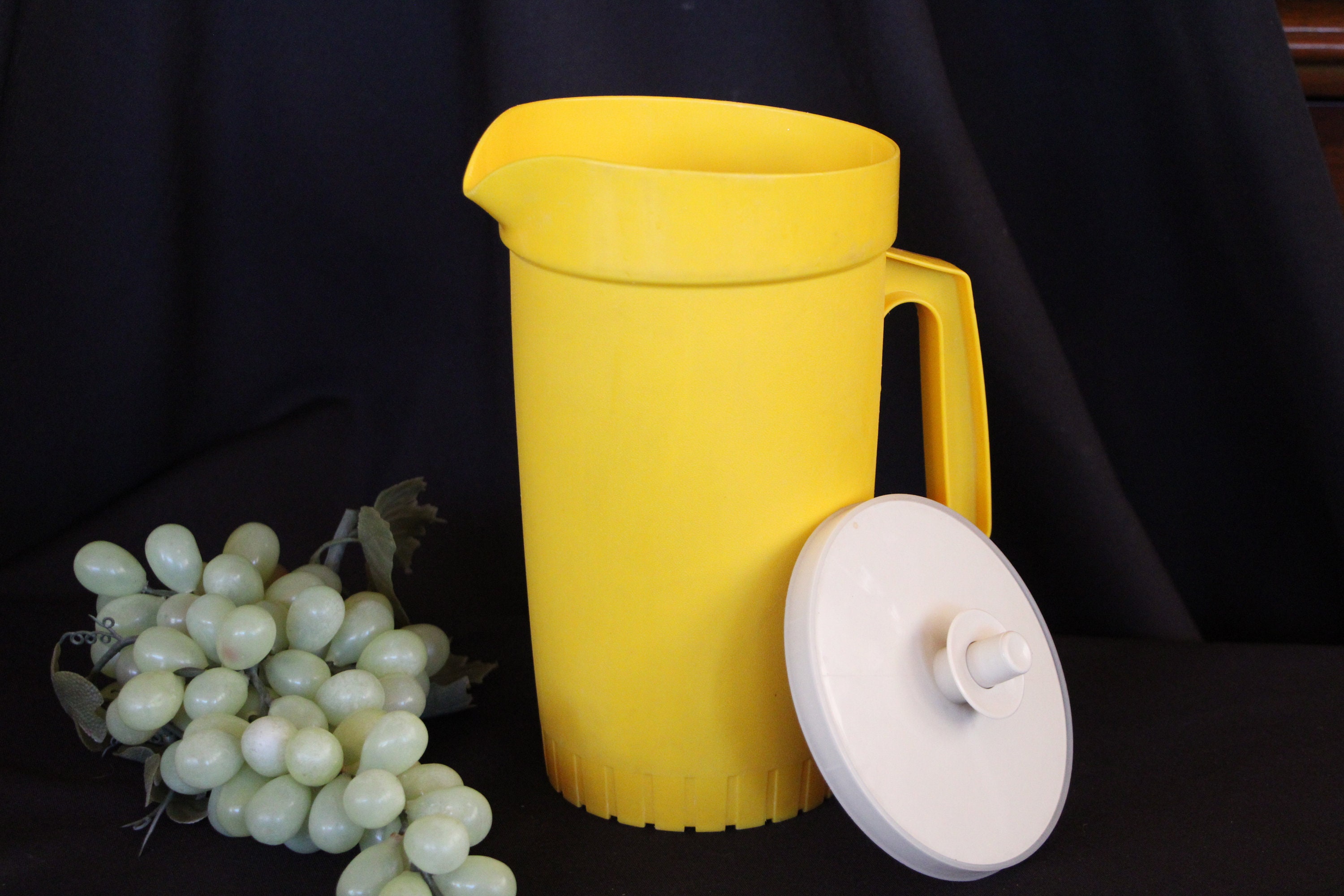 Vintage Yellow Tupperware Pitcher 2 Quart With Push Button Lid 800