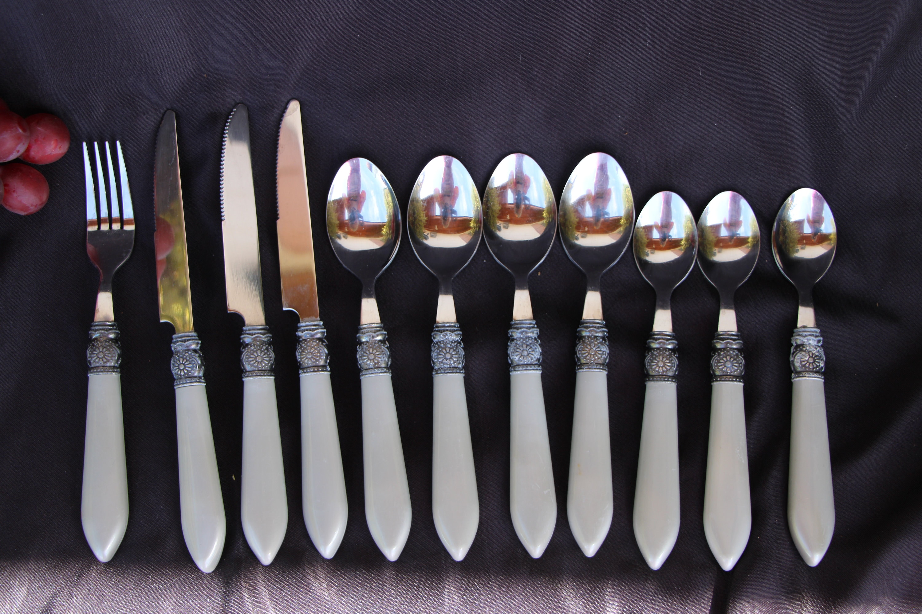 Pioneer Woman Serving Set