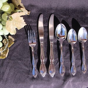 1980's Vintage - Oneida Community Stainless Flatware - Betty Crocker - CHATELAINE - Six ( 6 ) Pieces - Good to Very Good Condition