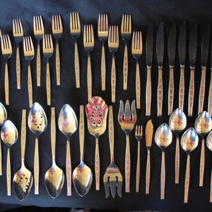 1990 Vintage - Oneida / Wm Rogers - SPANADA - Stainless Steel Flatware - Lot of 41 Pieces - Good to Very Good Condition