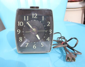 Vintage Hoyle High Time Ceiling Clock – 1960s-70s Retro Alarm Clock