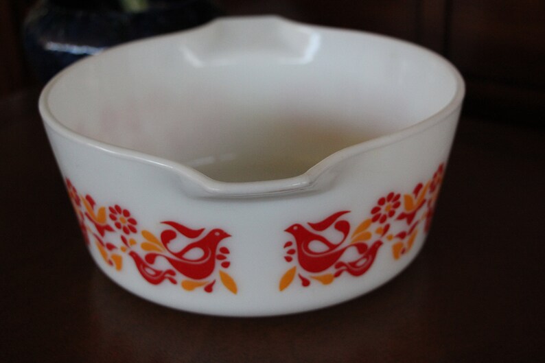 - 475-2.5 Quart Cinderella Casserole 1971-1974 Pyrex FRIENDSHIP Excellent Condition Penn Dutch No Lid