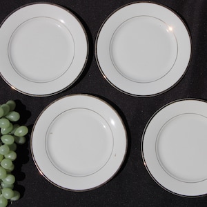 Discontinued  International Silver  ISC2  Set of Four ( 4 ) Salad / Dessert Plates  7 5/8&quot;  Gold Verge Line in Fair to Good Condition