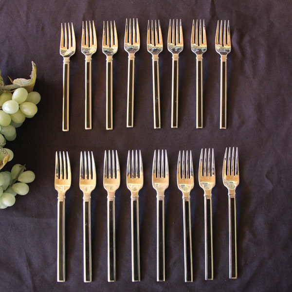 1995 - 1998 Vintage - Oneida Stainless Flatware - MIDNIGHT - Lot of 16 Pieces - Very Good Condition