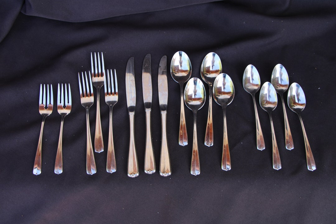 1997 2001 Vintage Oneida Stainless Flatware GALAIMPULSE Lot of 16