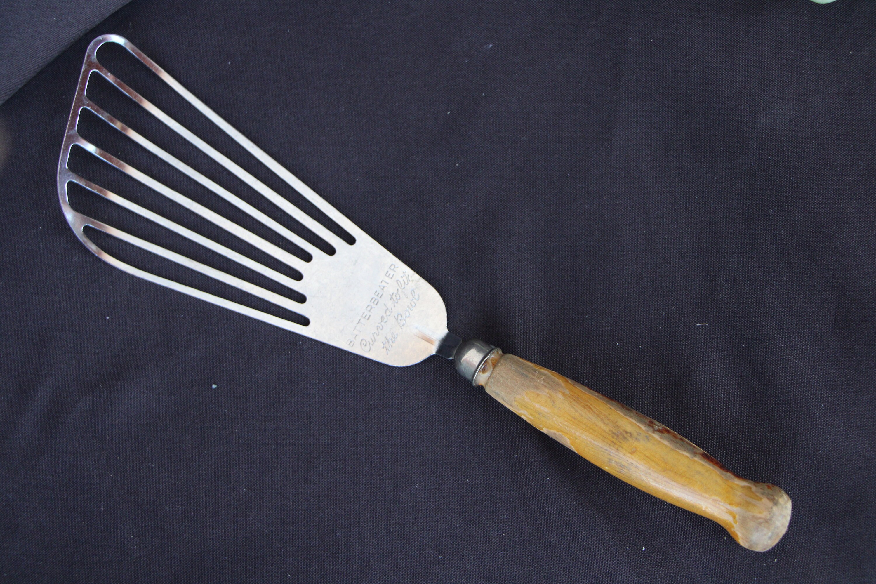 Wood Handle Fish Spatula/Turner - Whisk