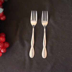 1980&#39;s Vintage - Oneida - COLONIAL BOUQUET - Lot of Two Salad Forks - 6 3/4 inches long - Good Condition
