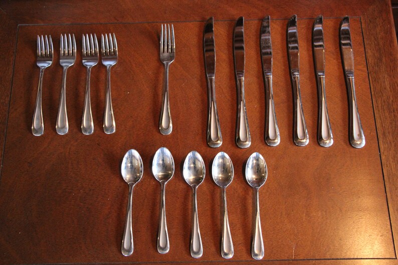 Good to Very Good Condition 16 Piece lot SATIN SAND DUNE Vintage Oneida Stainless Steel Flatware