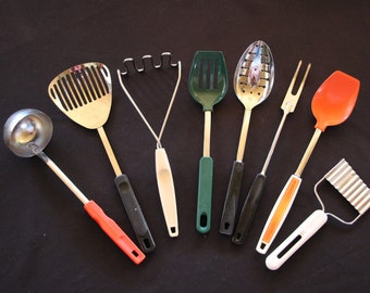 1960's to 1970's Vintage  Kitchen Utensils  Plastic Handles  Ekco Chief Androck   Ladles Spoons Spatulas in Good to VG Cond.