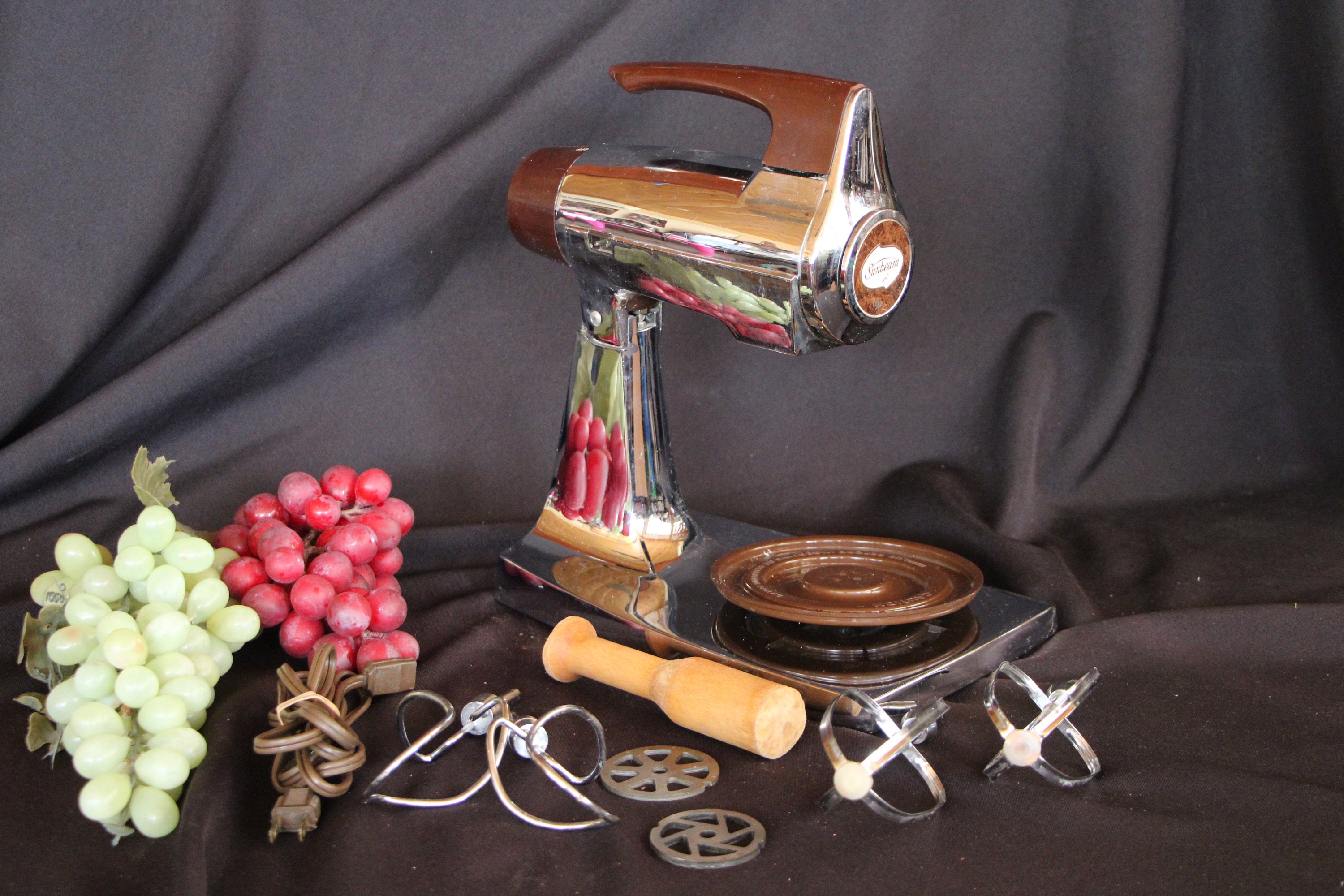 Vintage 12 Speed Harvest Gold Sunbeam Mixmaster W/ Small Glass Bowls //mid  Century Kitchen // Works Perfectly 