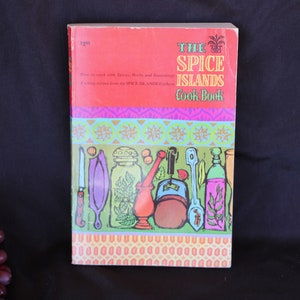 1961 / 1970 Vintage - Spice Islands Cookbook - Softcover - Good Condition