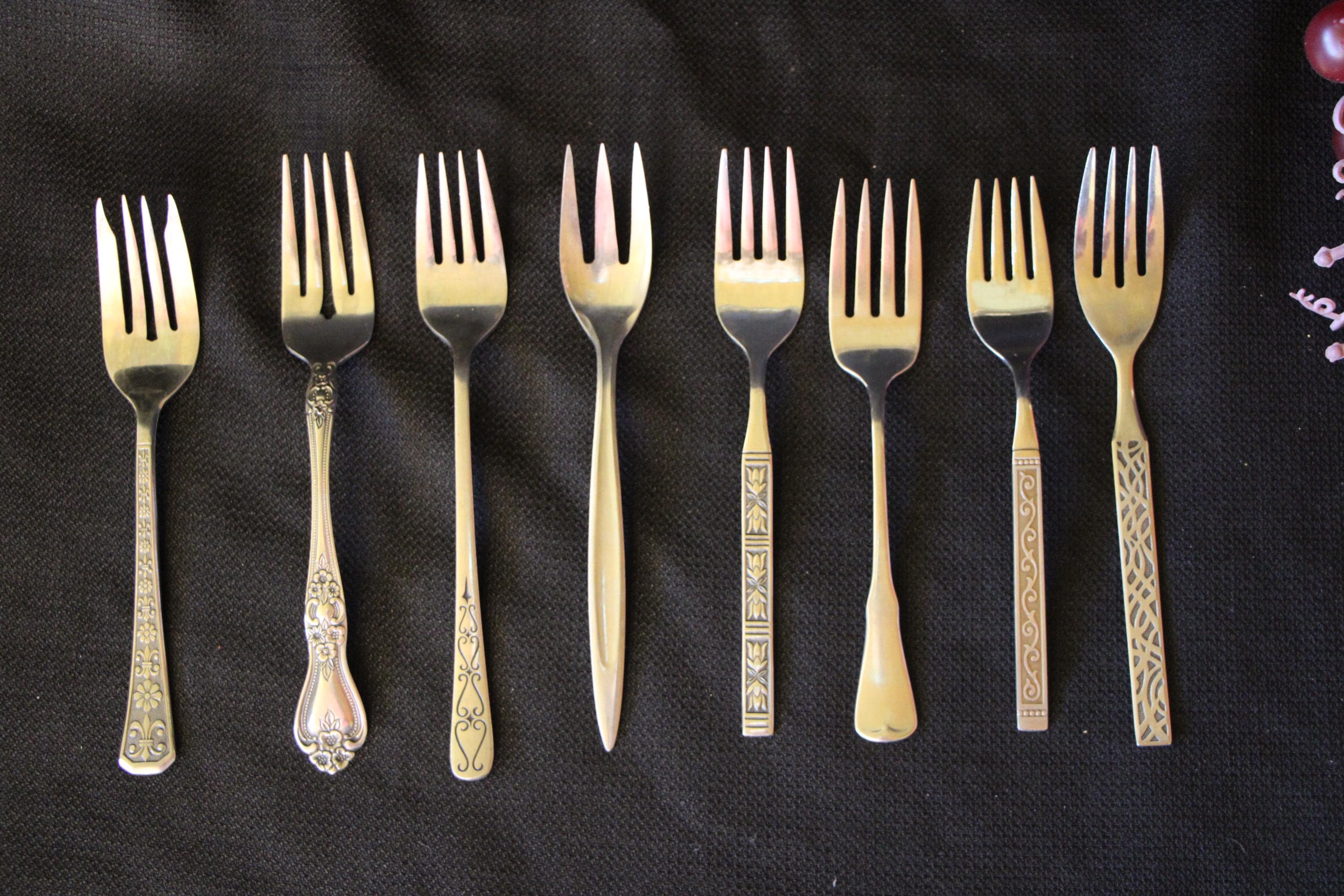 Oneida Spanish Court Flatware Set – Stainless Steel With Black