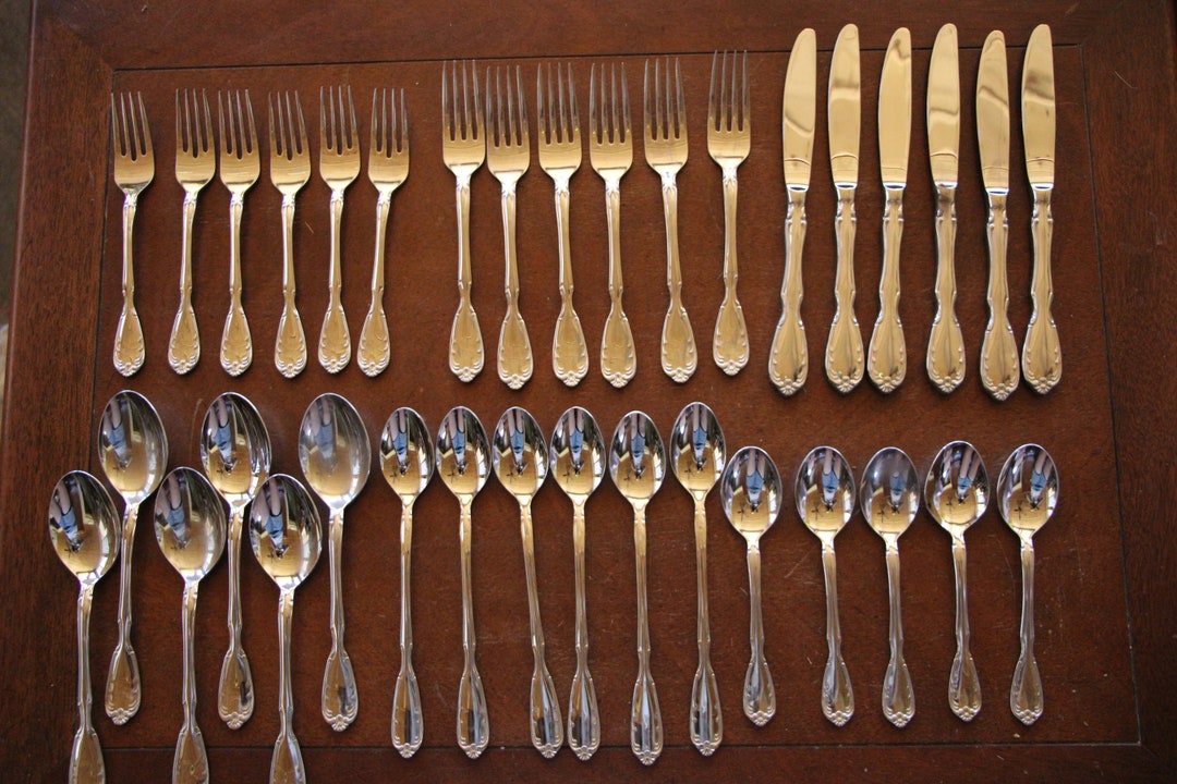 Discontinued Noritake Stainless Flatware SERENADE Lot of 35 Pieces in