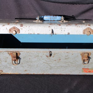 1950&#39;s Vintage - UNION - Steel / Metal - Tool Box - 19 x 7 x 7&quot; - Chippy / Scratched - Good Condition