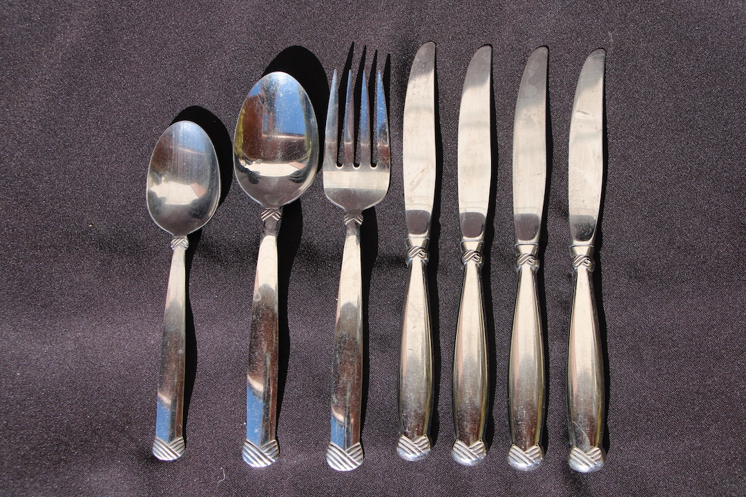 1998 to 2001 Vintage Oneida RATTAN Stainless Steel Flatware Lot of