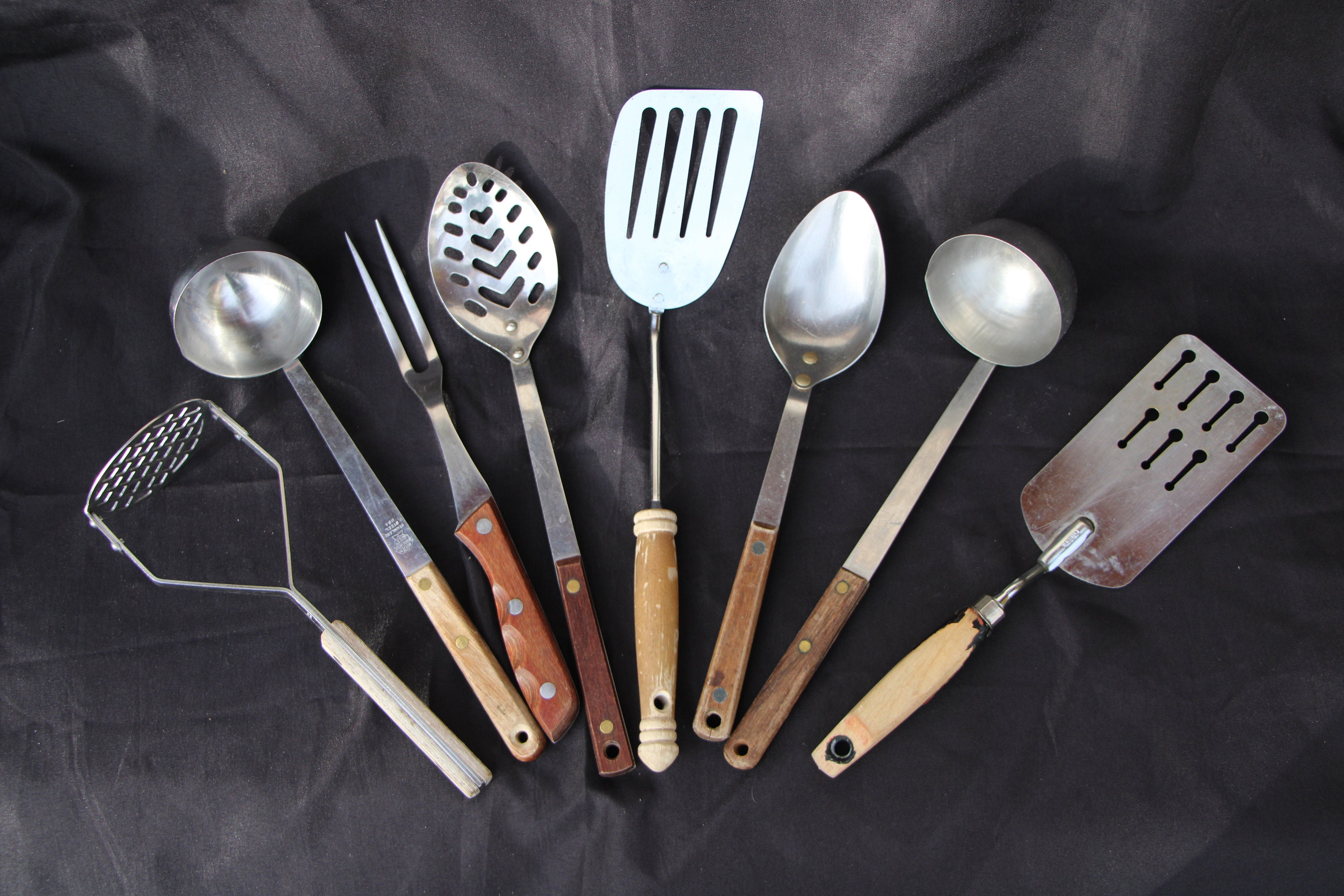アメリカの古いキッチンツール7点★Vintage／USA／Tin 1940's - 1980's Vintage - Wooden Handle / Brass Rivets / Stainless