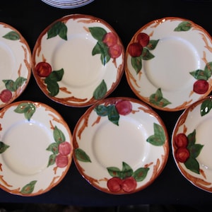 1940 - 1984 Vint - Franciscan APPLE ( USA Backstamps ) Set of Six ( 6 ) Bread and Butter Plates in VG Condition