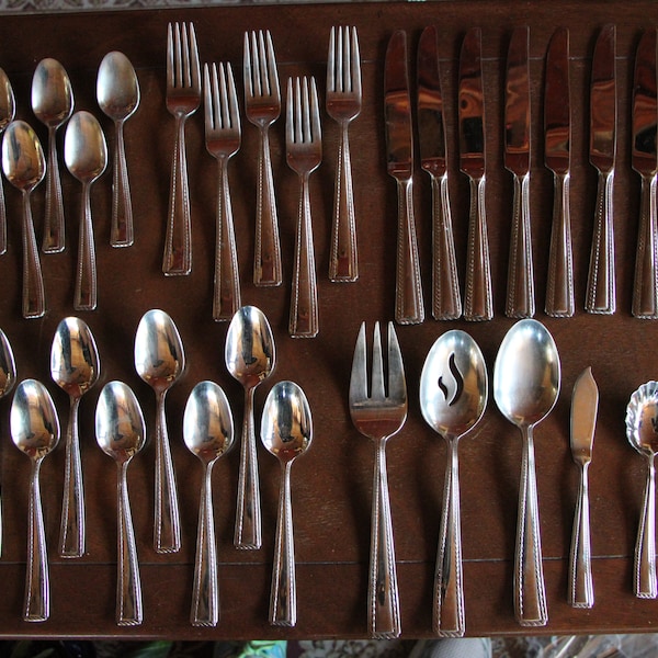 Discontinued - Oneida Stainless Stainless Flatware - ELAN - Lot of 34 Pieces - Very Good Condition to Excellent Condition