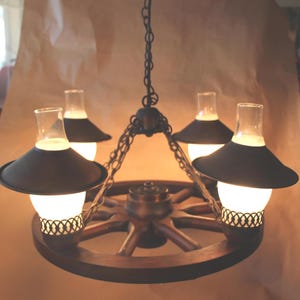 Mid Century Vintage - Western - Wagon Wheel Chandelier Light/Lamp - Rustic Country Cabin - 4 Lights - WORKS - Good Condition