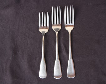 Discontinued - Oneida SSS - YANKEE CLIPPER - Lot of Three ( 3 ) Forks - Good Condition