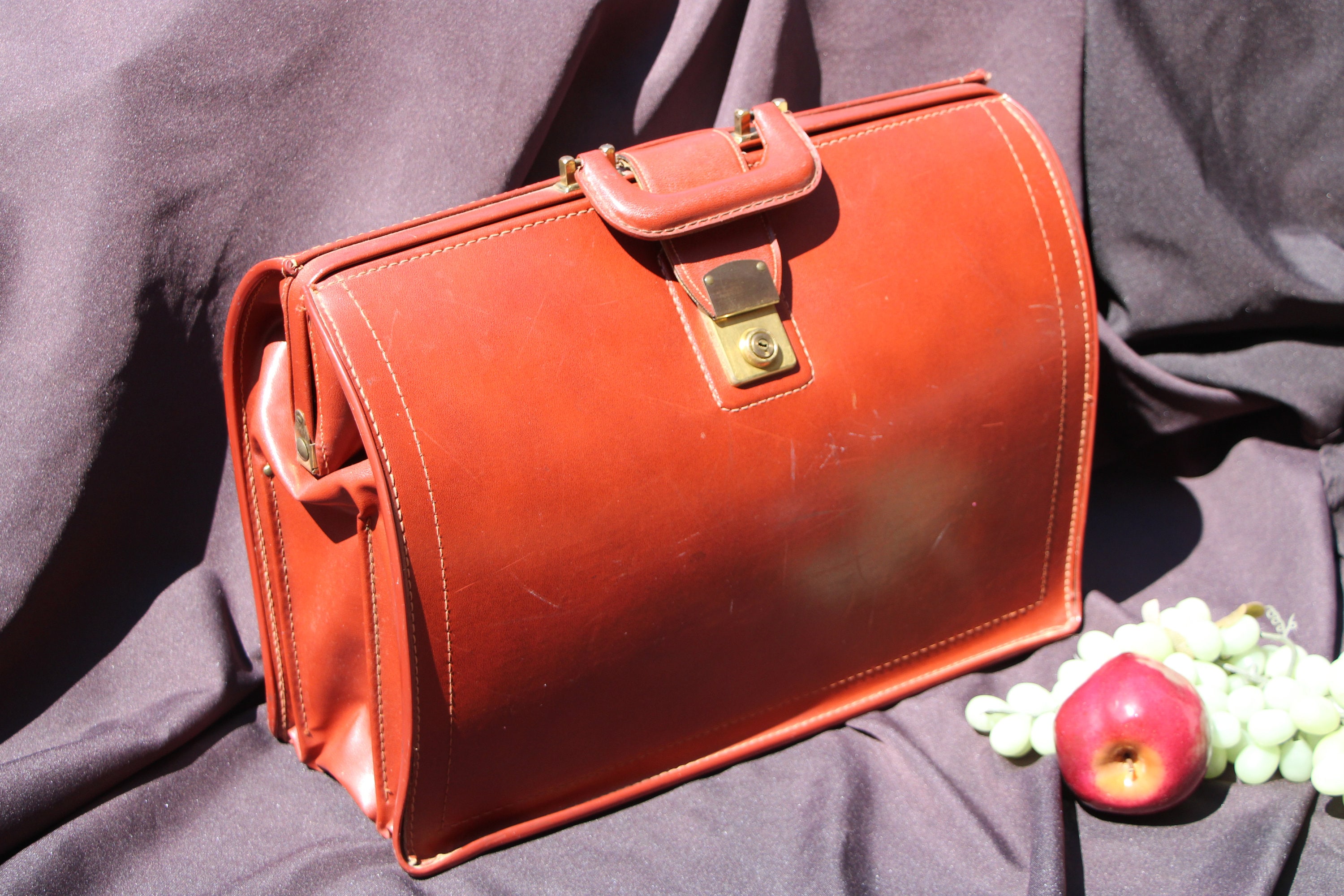 1960's - 1970's Vintage - CHENEY LEATHER Bag / Briefcase 1960's - 1970's Vintage - CHENEY LEATHER Bag / Briefcase