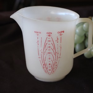 TWO 1960s Measuring Cup Pitchers 1 Cup and 4 Cup Retro -   Measuring  cups, Vintage tupperware, Measuring cups and spoons