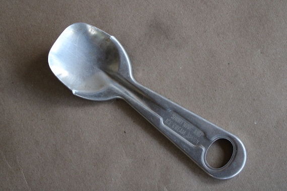 Vintage Ice Cream Scoops / Scoopers / Dippers CHOICE Towle, OXO, Hamilton  Beach, Pampered Chef Etc Good to Very Good Condition 