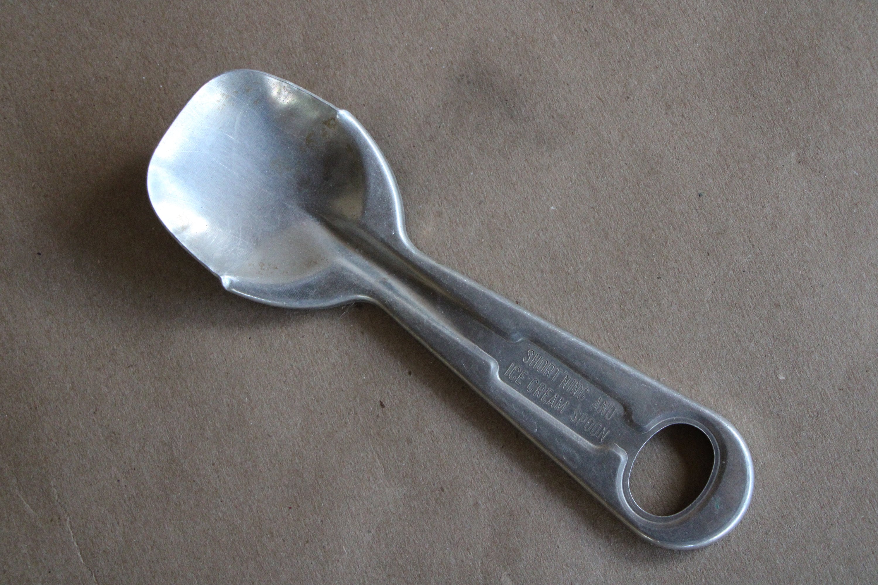 Pampered Chef, Kitchen, Pampered Chef Metal Ice Cream Scoop 7 4 Gray End  Liquid Filled