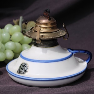 1960&#39;s - 1970&#39;s Vintage - LAMPLIGHT FARMS - Ceramic - Blue and White - Oil Lamp - w/ Original Foil Label - Very Good Condition