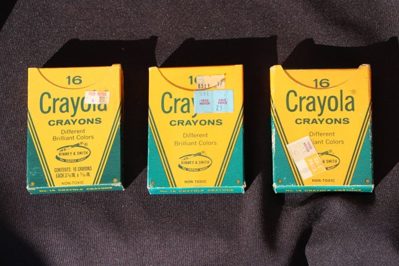 VINTAGE CRAYOLA CRAYONS Large 8 Count Box Binney & Smith New York