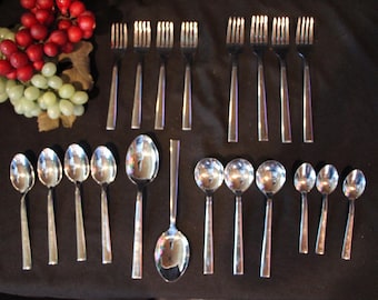 Viners of Sheffield Unknown Pattern Stainless Flatware Set - 20 Piece - England