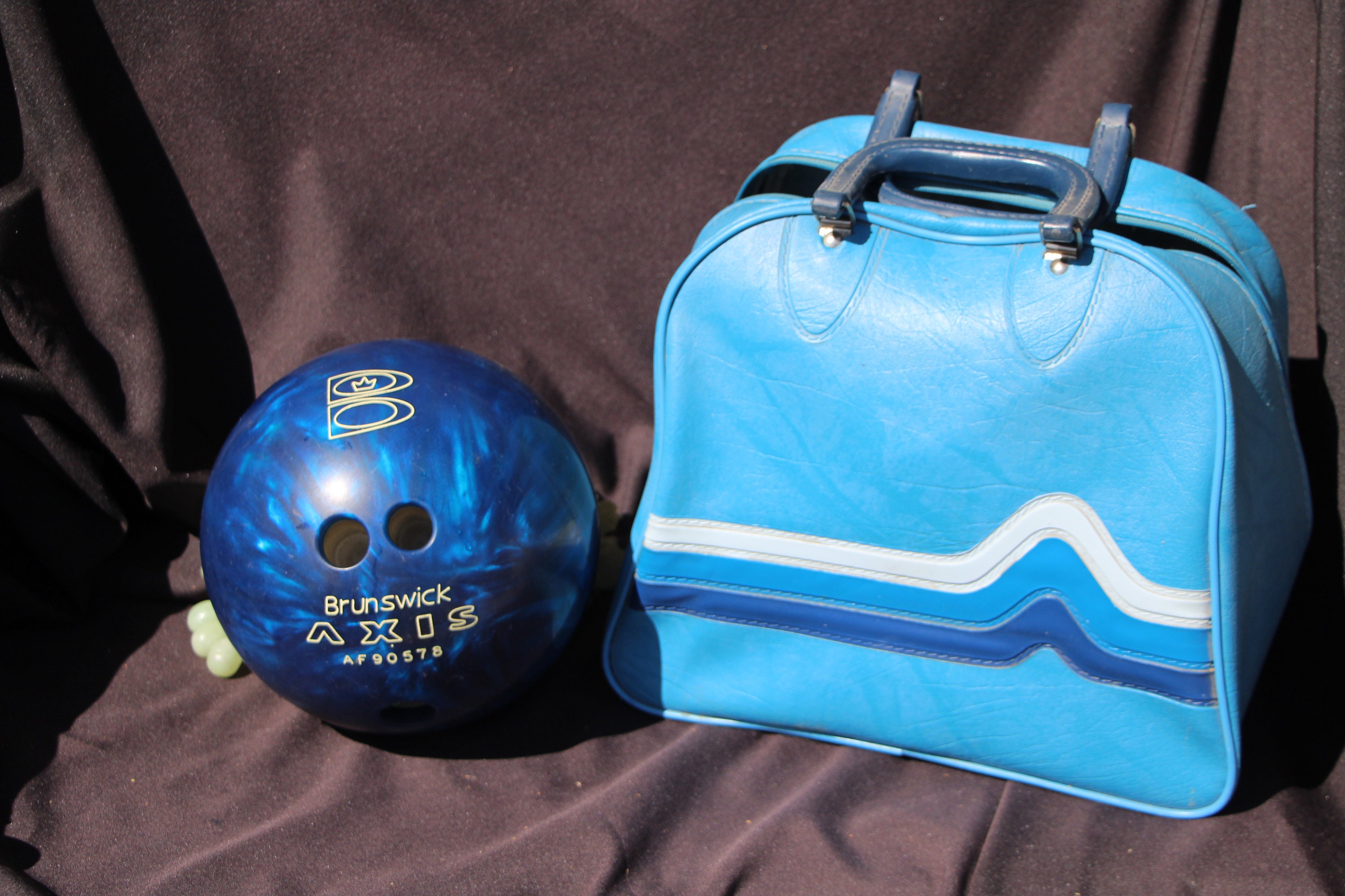 Vintage KR Industries Vinyl Bowling Ball Bag Blue Metal Ball Rack