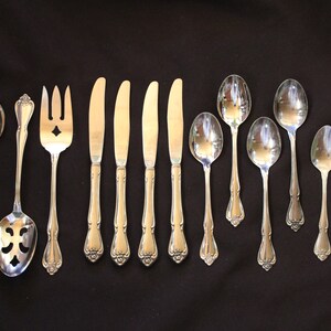 1975 Vintage - Rogers Oneida TRUE ROSE / ARBOR Rose / Chaplet - Stainless Flatware - Lot of 13 Pieces - Very Good Condition